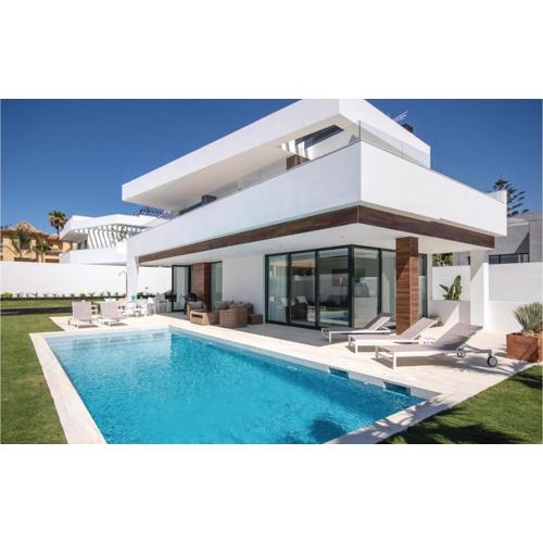 5 Bedroom Cozy Home In Nueva Andalucia