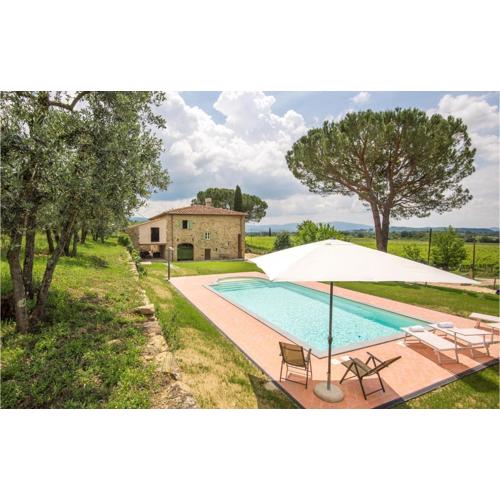 5 Bedroom Gorgeous Home In Arezzo