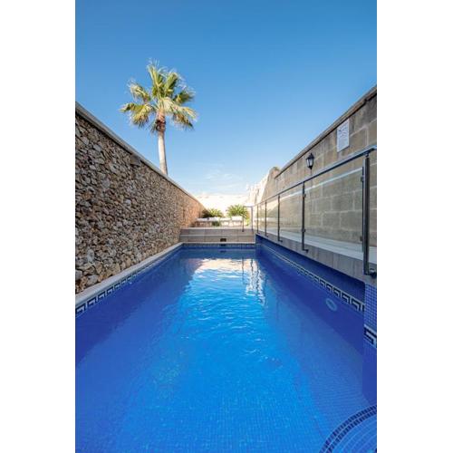 5 Bedroom Holiday Farmhouse with Private Pool