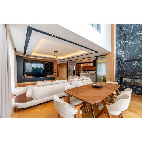 5-Bedroom Villa with Pool & Sauna
