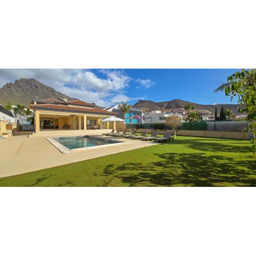 5 bedrooms Villa Costa Adeje