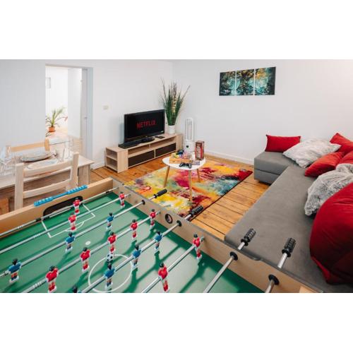 5 min to CityCenter - HOUSE & GARDEN - Netflix, Playstation & WiFi