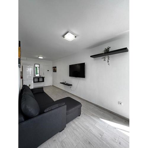 5 minutes to beach - Heated pool
