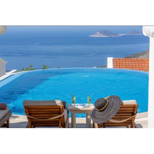 5 Room Villa with Sea Views and Private Pool and Garden