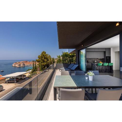 5 star Luxury Seaview Apartment