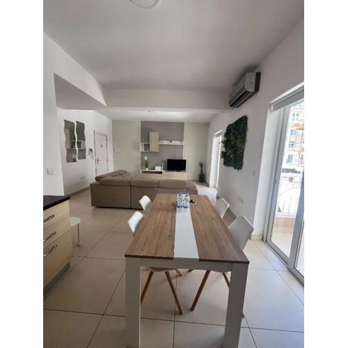 5 Star Residence - Stylish Modern block of apartments St Julians