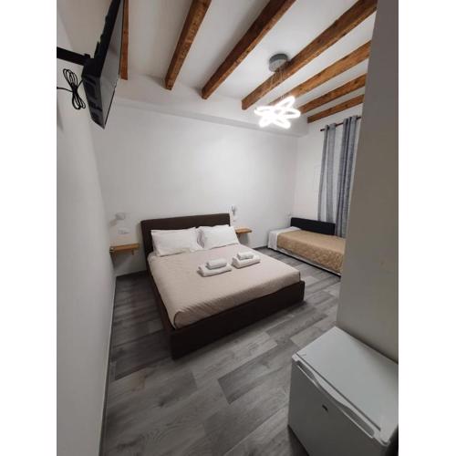 5 Terre Station Rooms