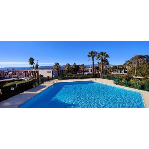 50 m cocoon of Love with a common shared pool