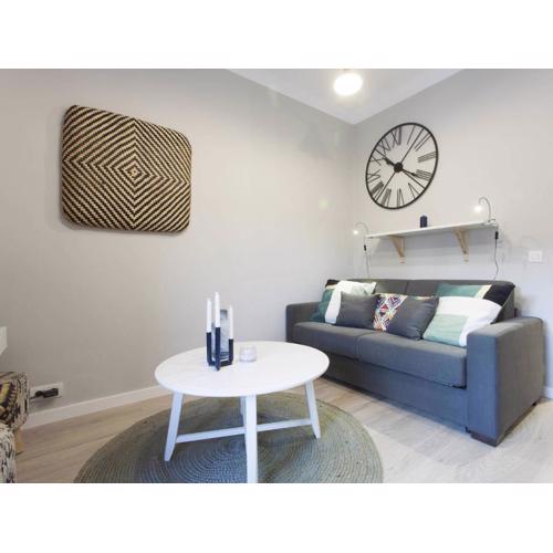 52ROC1069 - New 2BR Flat near Plaza Espana