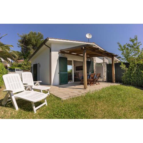 597 - Appartamento bilocale nuovo al Taunus con ampio portico e giardino -climatizzato SPIAGGIA inclusa nel prezzo