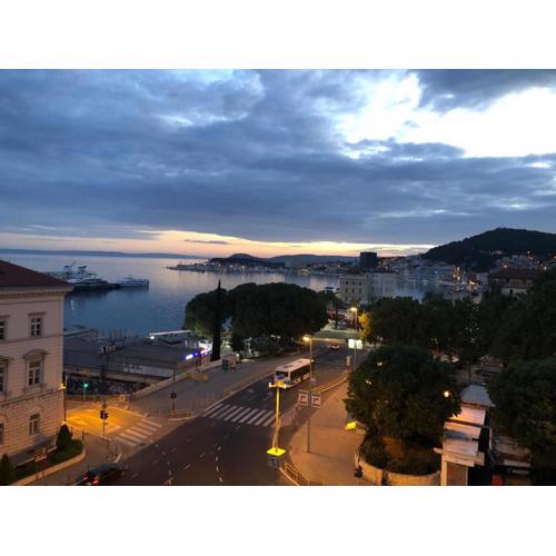 5th FLOOR Apartment- Harborview