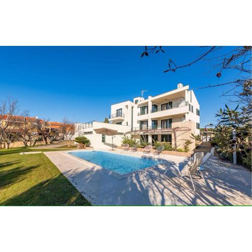 6 Bedroom Beautiful Home In Zadar