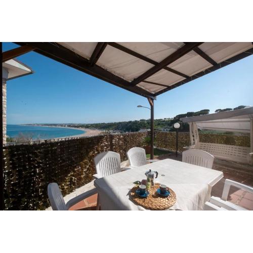 607 - Bellissimo quadrilocale in centro a Numana, aria condizionata, portico, vista mare spettacolare e garage - SPIAGGIA gratis al WHITE BEACH CLUB fino al 3 Agosto