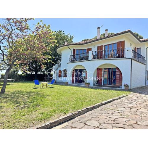 630 - Villa Giulia con ampio giardino e bellissima vista mare - SPIAGGIA inclusa nel prezzo