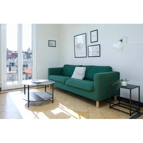 63PAR1016- Sunny apartment in Paralel