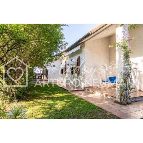 642-Esclusiva villa con giardino in posizione panoramica con vista mare - SPIAGGIA inclusa nel prezzo