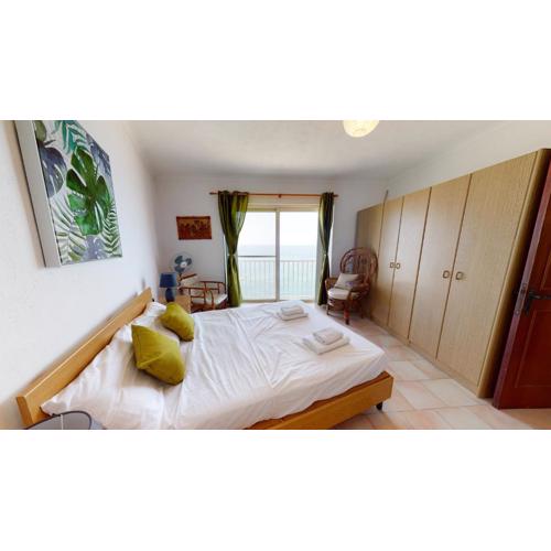 6th floor seafront apartment with open sea views