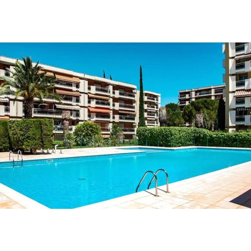 70m near Jardin Bonaparte