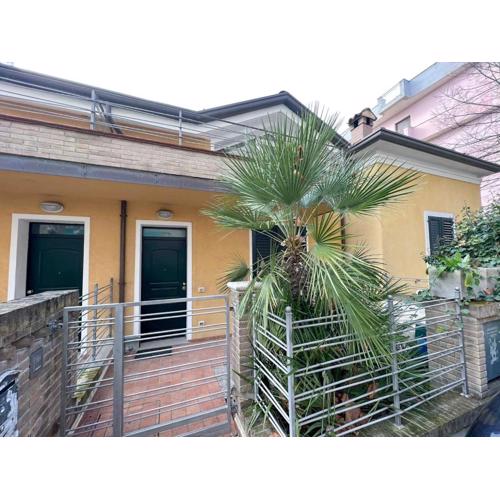 71 Villetta indipendente con giardino