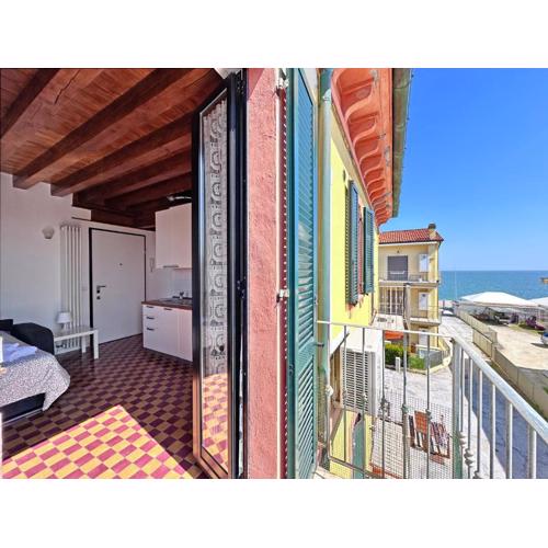 723 - Appartamento monolocale a Marcelli in centro con vista mare SPIAGGIA inclusa nel prezzo