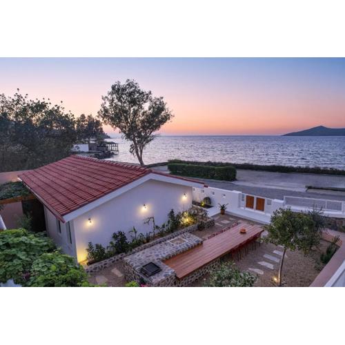 73 Yalikavak, Contemporary version of an old village house