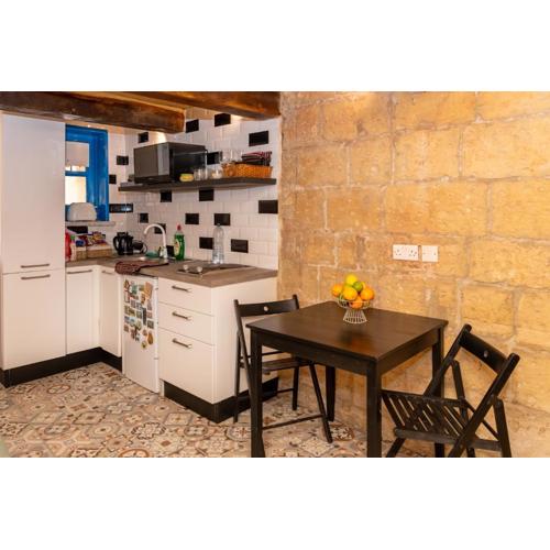 75 St Christopher Street, Valletta