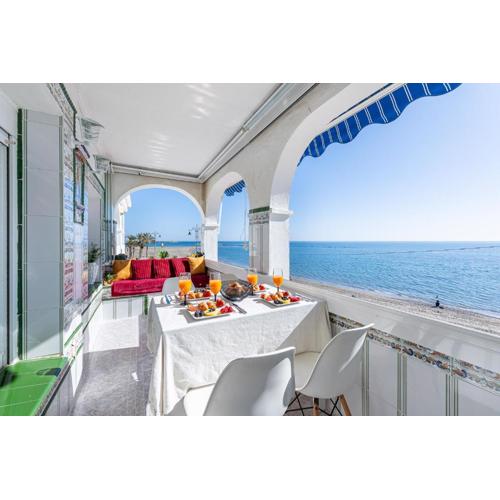 797 HOLIDAY RENTALS - Acogedor piso para 5 frente al mar