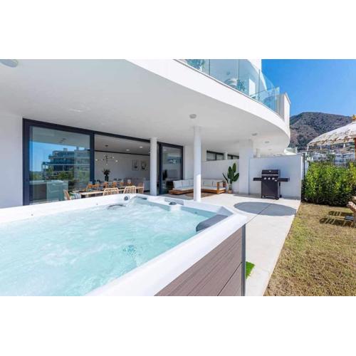 797 HOLIDAY RENTALS - Lujoso apartamento para 6 con jacuzzi en Higueron