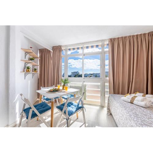 797 Holiday Rentals- Moderno, céntrico y espacioso estudio Benalmádena
