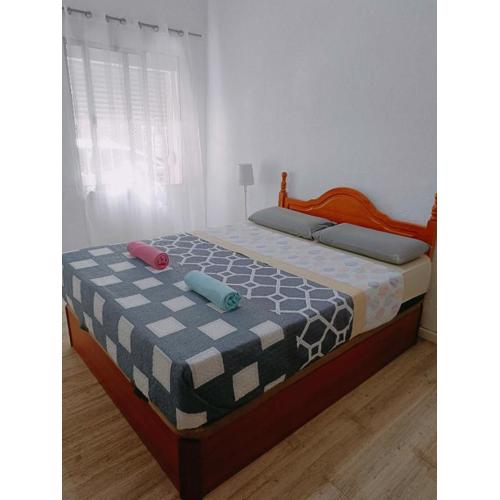 8 mins walk to Train Station Low Cost Youth Hostel