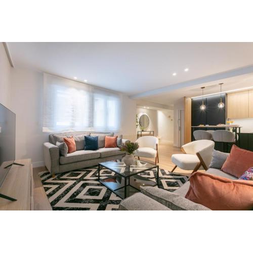 8-Person Luxury in the Heart of Madrid Prime Location Fuencarral I