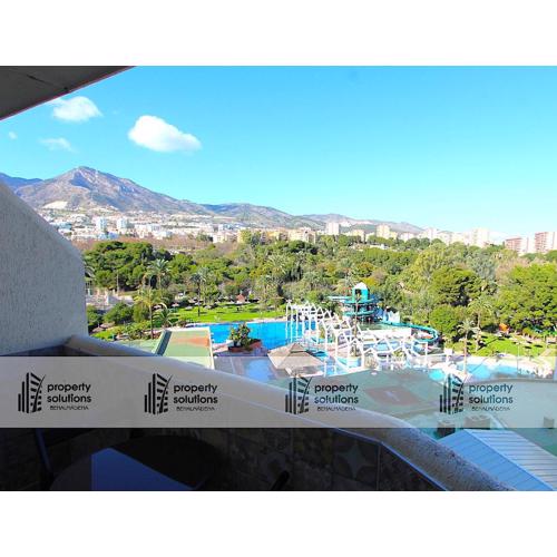 812 BENALBEACH. 1ºLinea de Playa. Vistas a la piscina y la montaña.