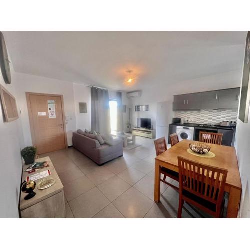83/3-Lovely 1 Bedroom Penthouse
