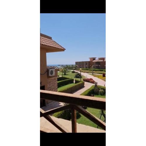 قريه ماليبو الزعفرانه