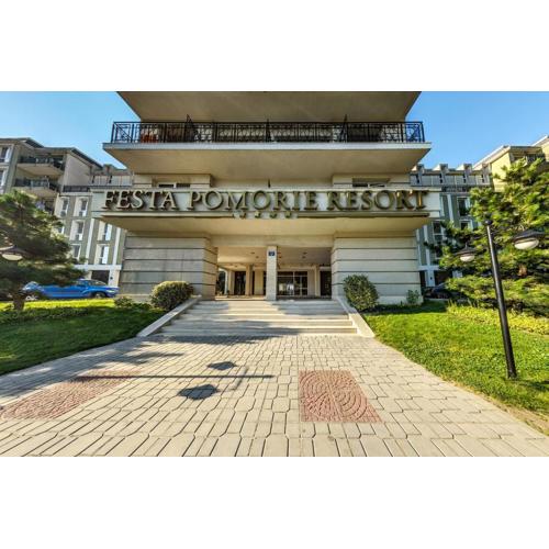 Феста Поморие първа линия