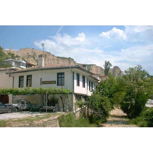 Узуновата къща
