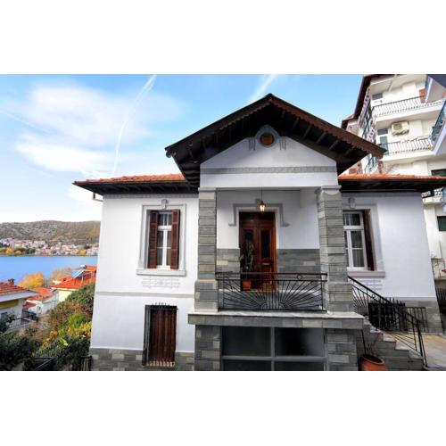 Κομψό & πολυτελές νεοκλασικό στο κέντρο της πόλης