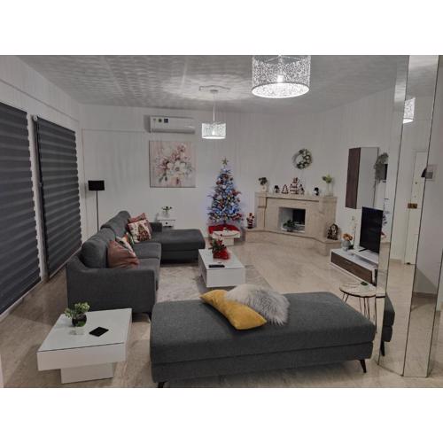 A & A Holiday House