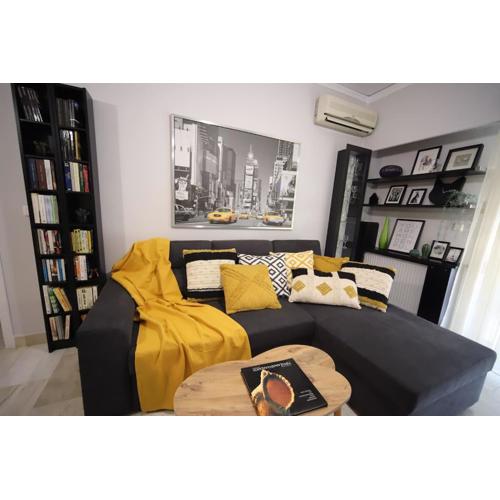 A cozy modern apartment 4 minutes walk from metro