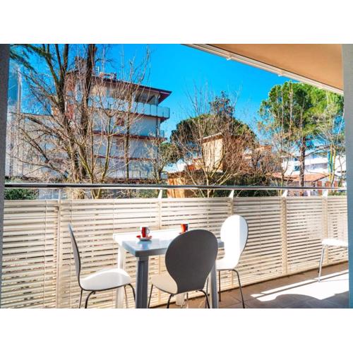 A lovely modern flat a stones throw from the sea