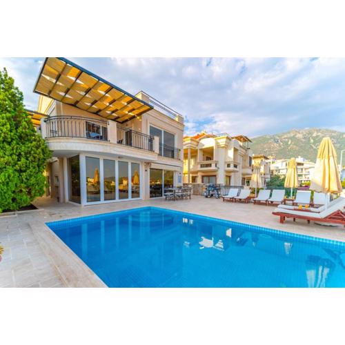 A luxurious sea view villa within walking distance to town in Kalkan Kalamar