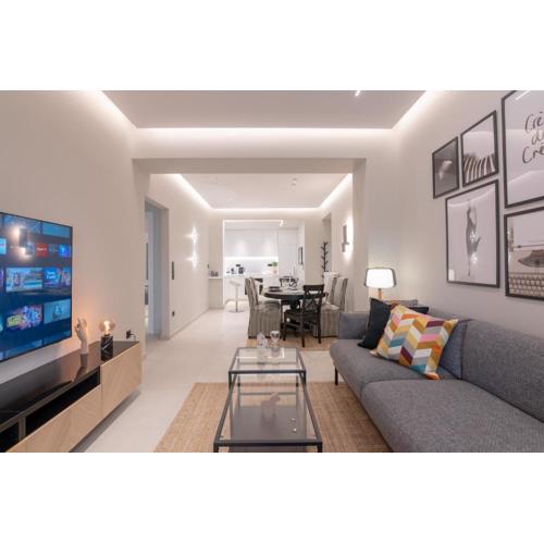 A Modern Retreat in Trendy Pagrati