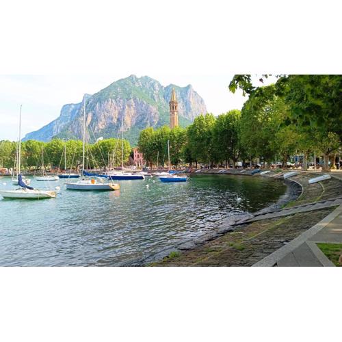 a pochi passi dal lago Vista vicolo