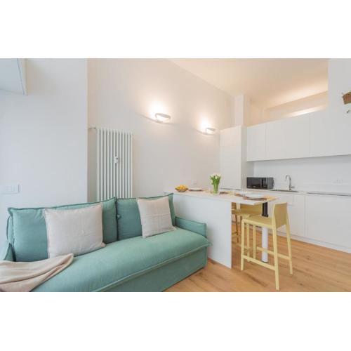 A Step from the Lake Apartment by Rent All Como