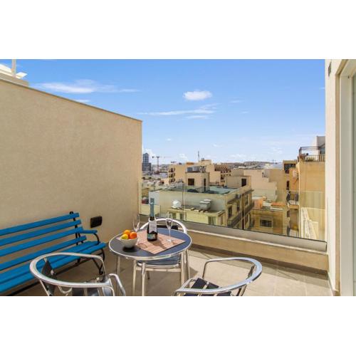 A Sunny Penthouse Modern 2 bdr - Sliema - Happy Rentals