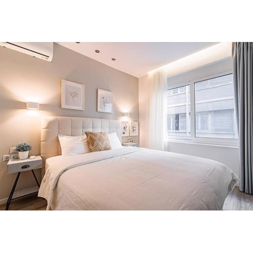A12 Pristine 1bedrooom flat near Parthenon in Athens\