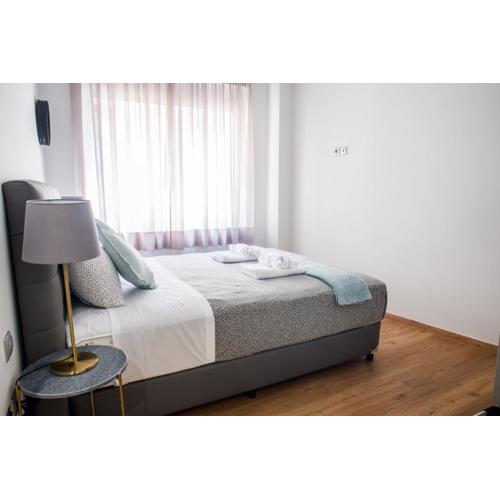 A21 Premium Suite a breath away from Parthenon!