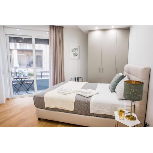 A24 Pristine & sunny suite near Plaka & Parthenon