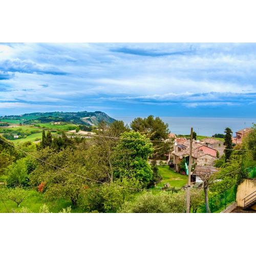 A27 - Poggio, quadrilocale con vista sul mare di Portonovo
