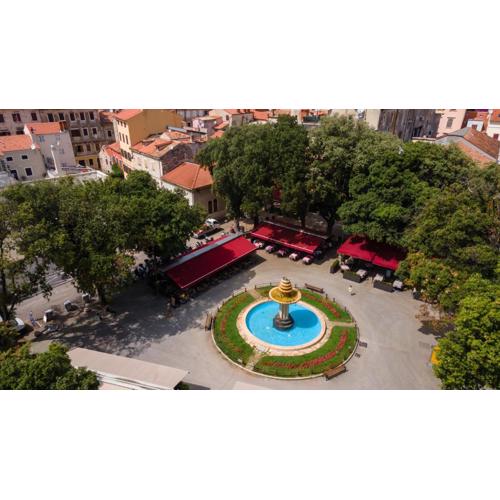 AAA Apartments & Rooms with FREE parking